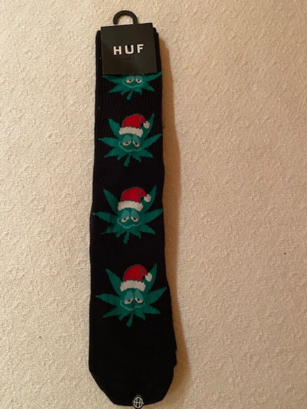 HUF Green Buddy Santa Socks NWT Green Helpers Cotton/Poly Unisex Black Zumiez